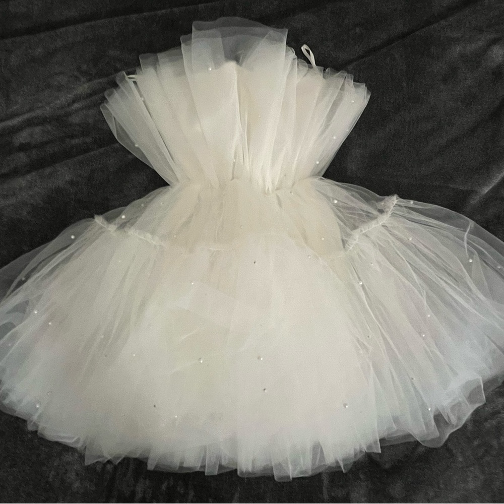 The most gorgeous untamed petals mini dress! - Picture 6 of 7
